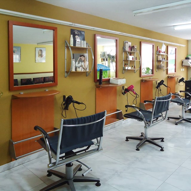 Variedad de servicios como peluquería unisex en Lugo